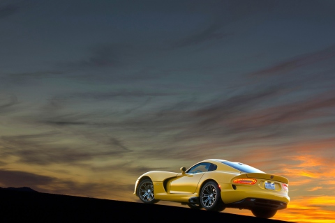 Screenshot №1 pro téma Yellow SRT Viper Rear Angle 480x320