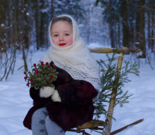 Kostenloses Little Girl In Winter Outfit Wallpaper für 128x128