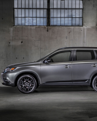 2018 Mitsubishi Outlander - Obrázkek zdarma pro 176x220