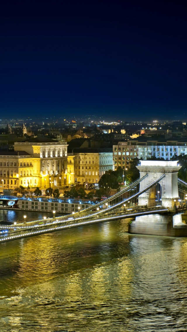 Обои Budapest Danube Bridge 640x1136