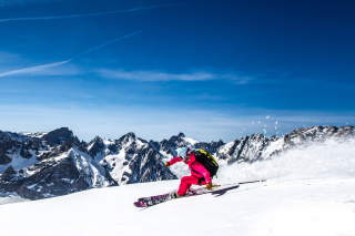 Skiing in Aiguille du Midi Background for Android, iPhone and iPad