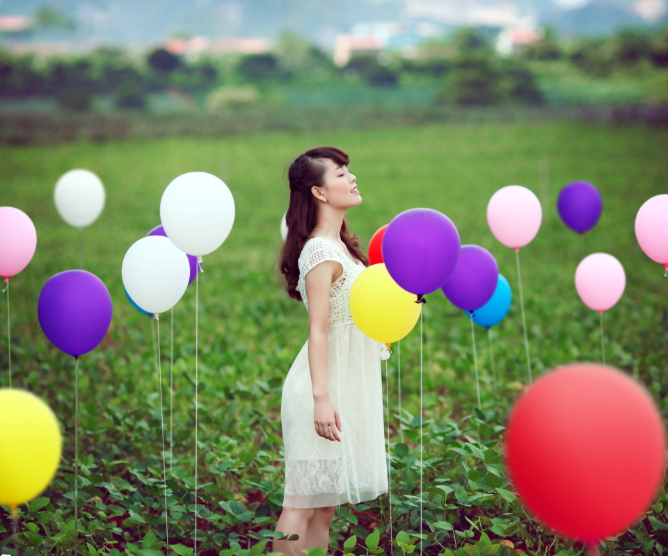 Das Girl And Colorful Balloons Wallpaper 960x800