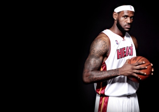 LeBron James sfondi gratuiti per cellulari Android, iPhone, iPad e desktop