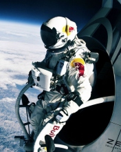 Felix Baumgartner Cosmic Jump screenshot #1 176x220