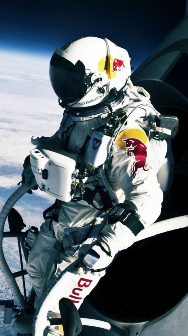 Das Felix Baumgartner Cosmic Jump Wallpaper 750x1334