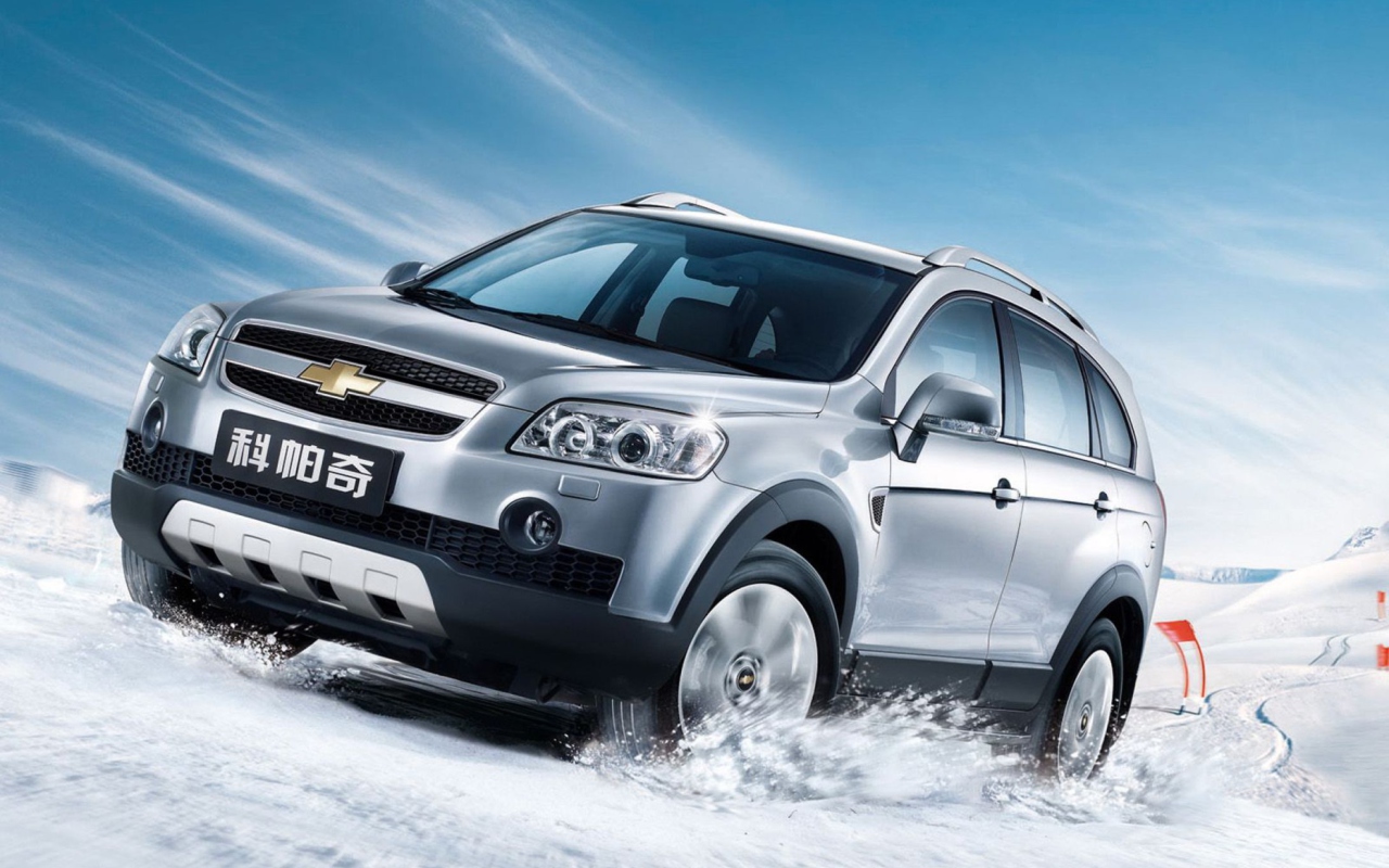 Screenshot №1 pro téma Chevrolet Captiva On Snow 1280x800