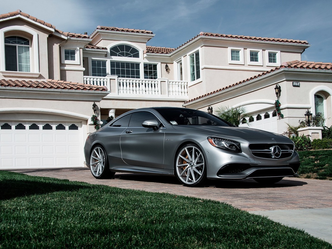 Mercedes Benz S63 AMG Coupe wallpaper 1152x864