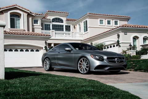 Mercedes Benz S63 AMG Coupe wallpaper 480x320