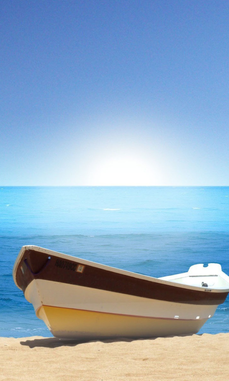 Das Boat At Pieceful Beach Wallpaper 768x1280