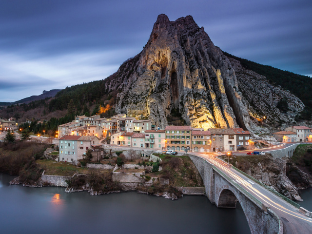 Обои Citadelle de Sisteron 640x480