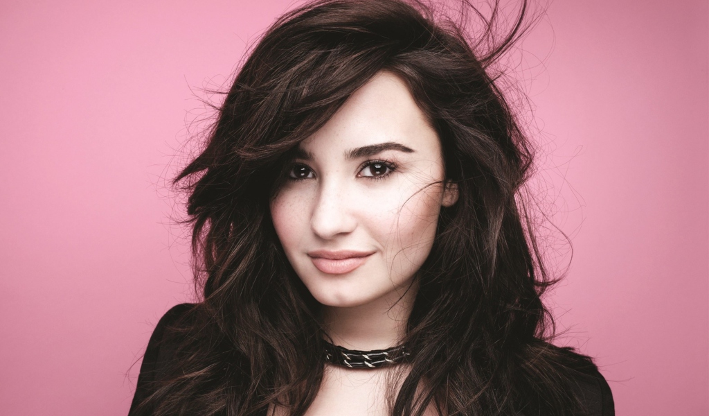 Fondo de pantalla Demi Lovato Girlfriend 1024x600