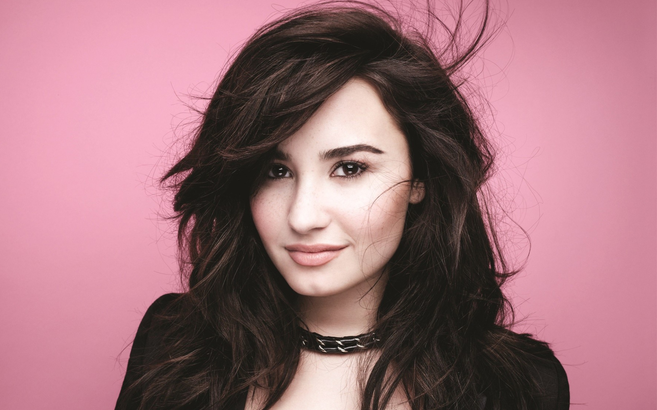 Screenshot №1 pro téma Demi Lovato Girlfriend 2560x1600
