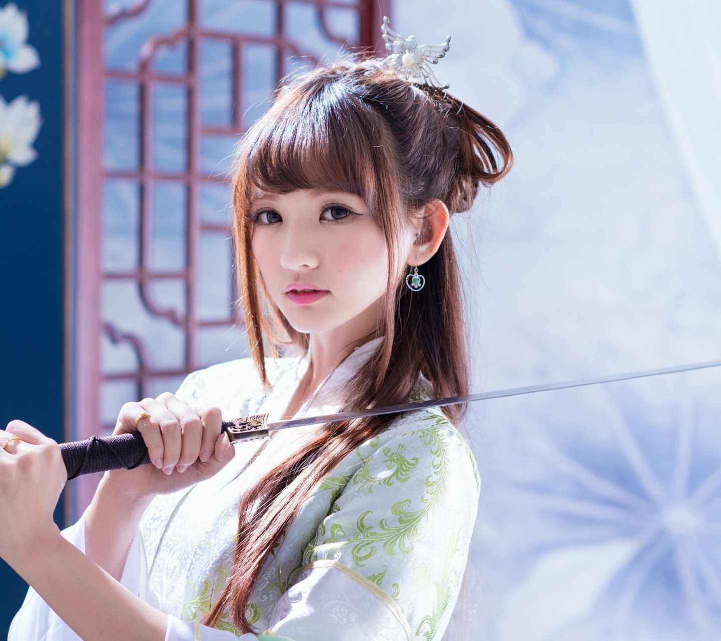 Fondo de pantalla Samurai Girl with Katana 1440x1280