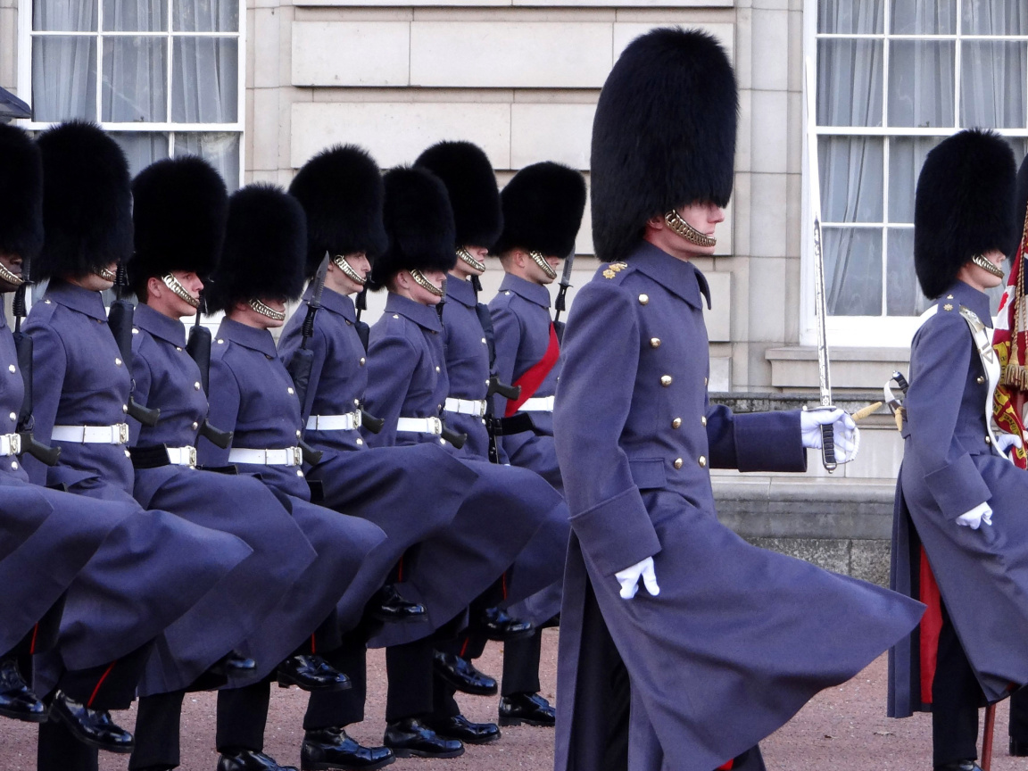 Fondo de pantalla Buckingham Palace Queens Guard 1152x864