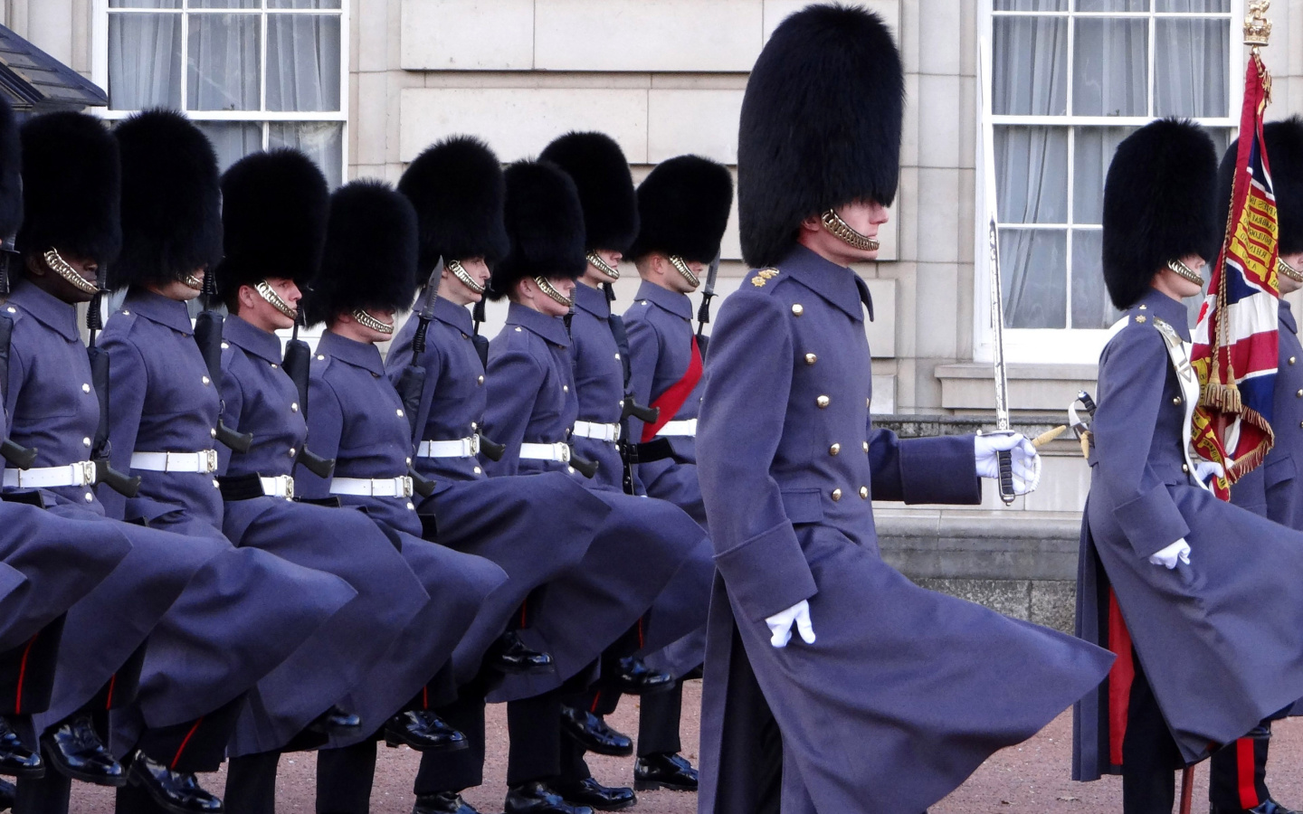 Screenshot №1 pro téma Buckingham Palace Queens Guard 1440x900