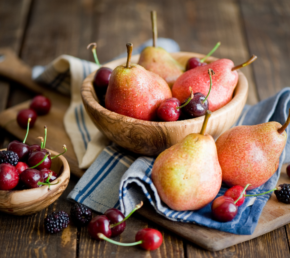 Das Pears And Cherries Wallpaper 960x854