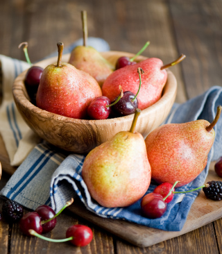 Pears And Cherries - Obrázkek zdarma pro 240x400