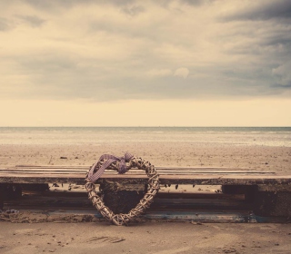 Heart On Beach - Obrázkek zdarma pro iPad