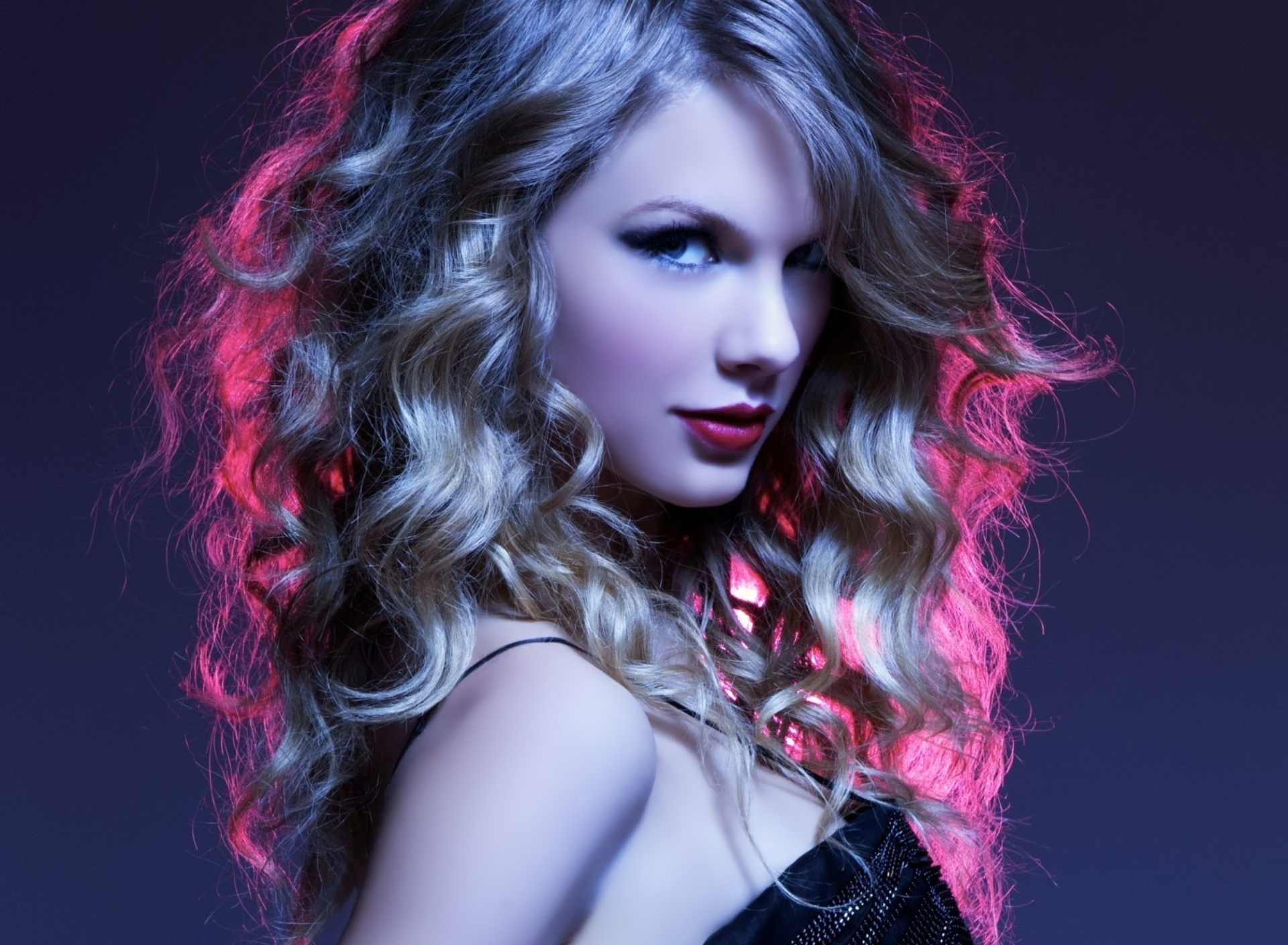 Taylor Swift Curly screenshot #1 1920x1408