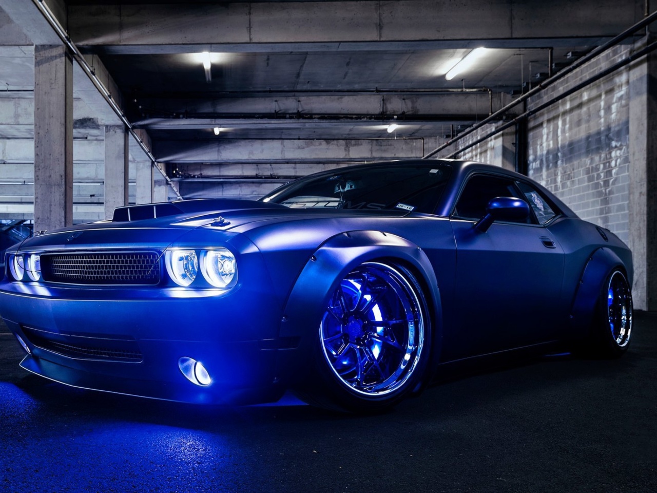 Sfondi Blue Dodge Challenger 1280x960