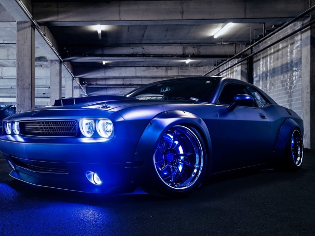 Обои Blue Dodge Challenger 640x480