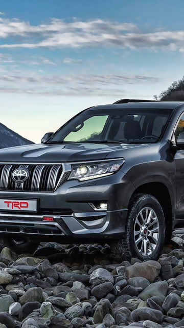 Обои 2019 Toyota Land Cruiser Prado 360x640