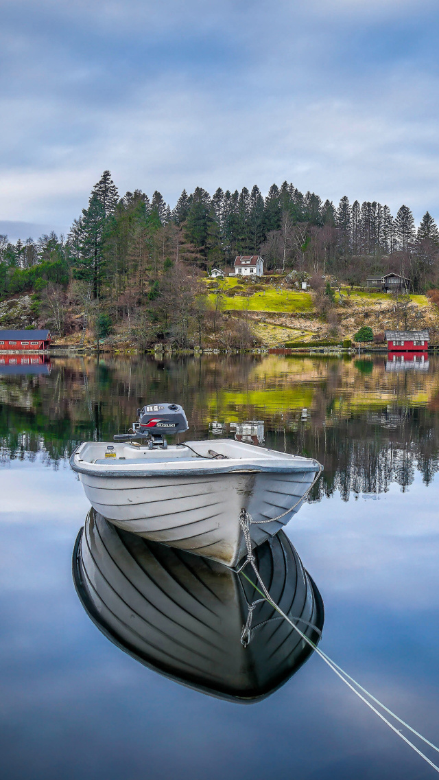 Обои Norway town landscape 640x1136