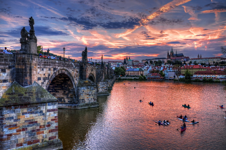 Charles Bridge in Prague wallpaper
