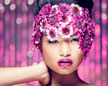 Sfondi Asian Fashion Model With Pink Flower Wreath 220x176