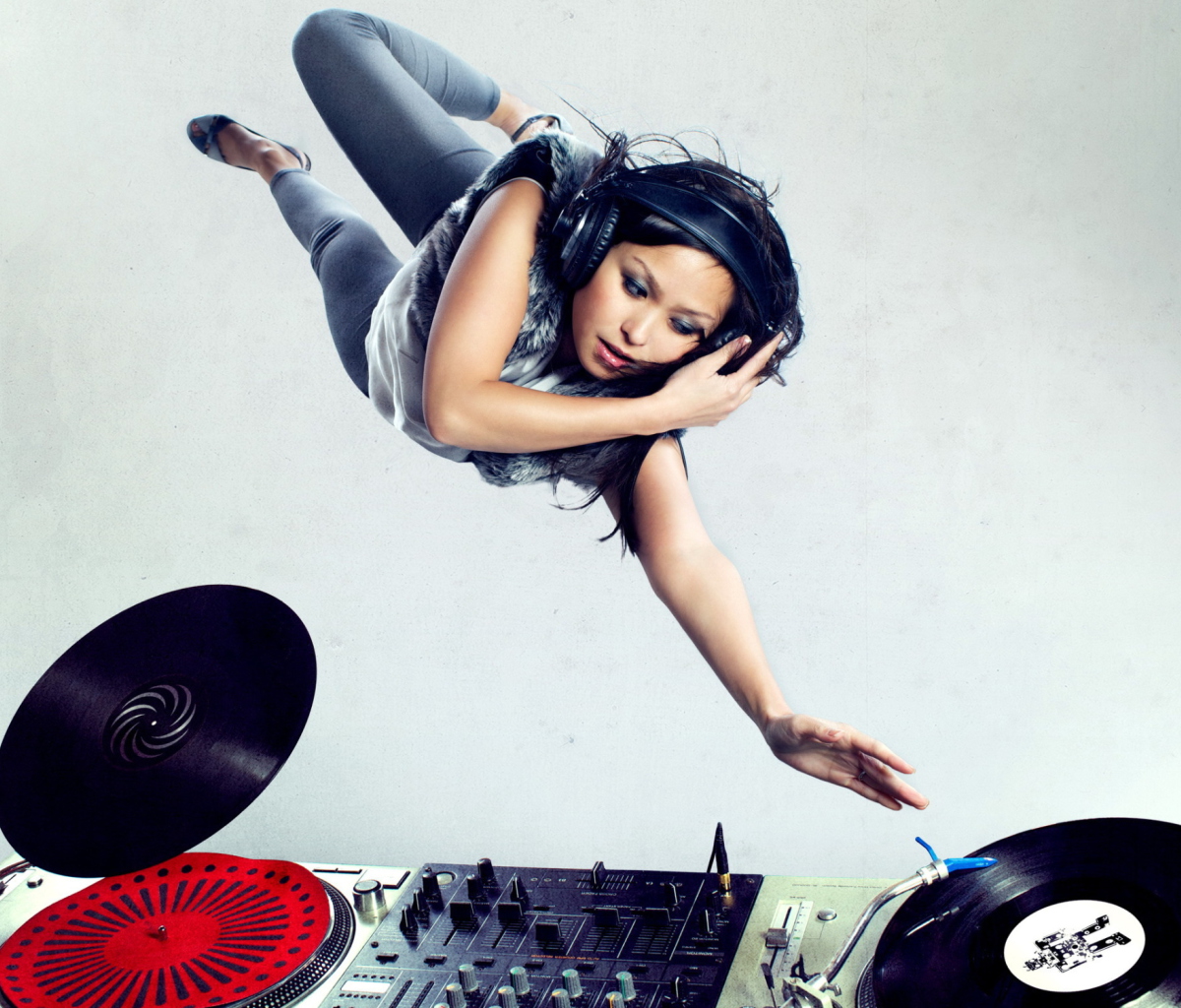 Screenshot №1 pro téma Dj Girl 1200x1024