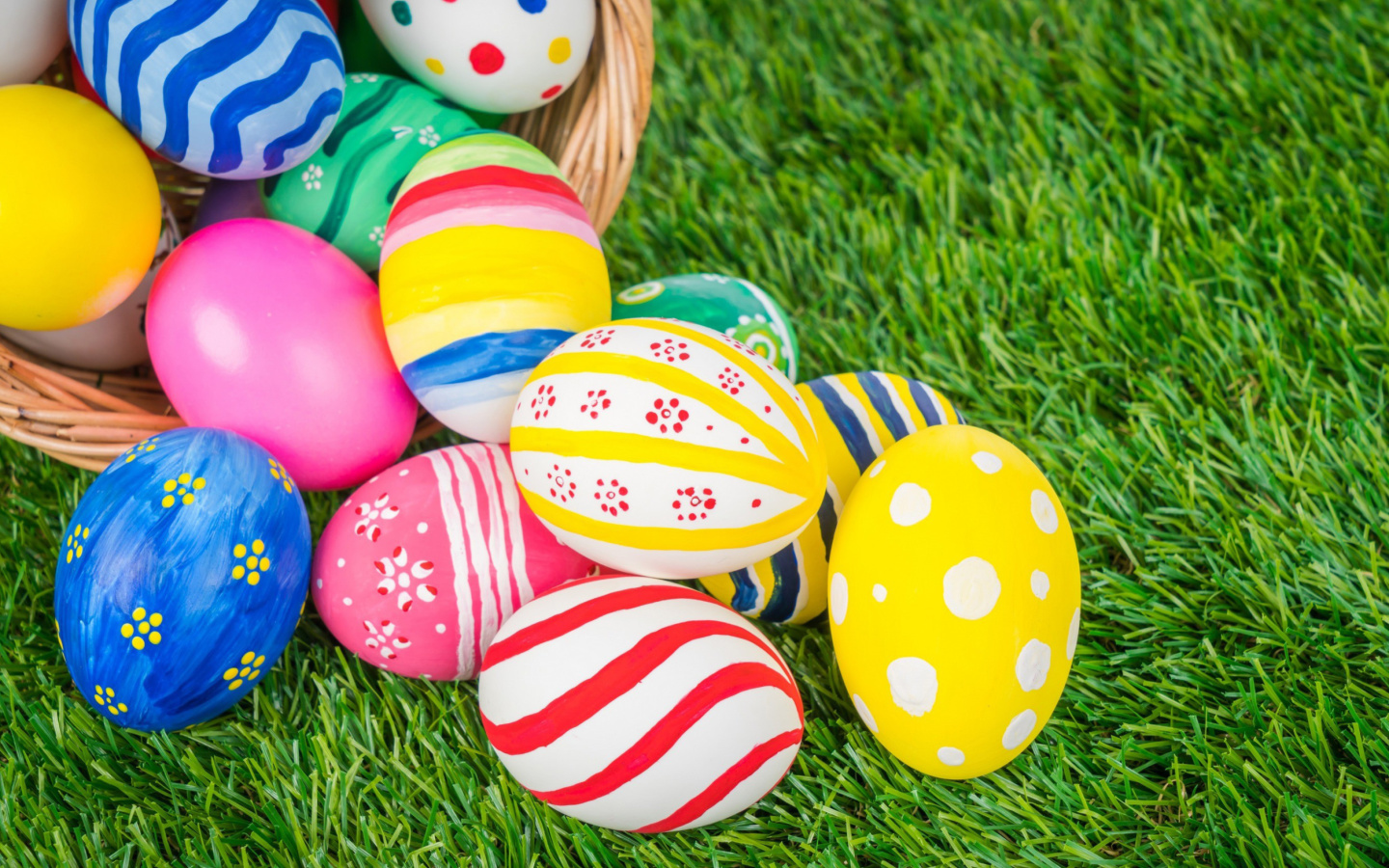 Обои Easter Eggs and Nest 1440x900