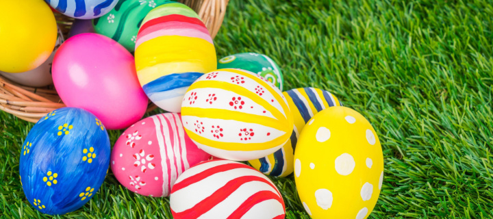 Easter Eggs and Nest wallpaper 720x320