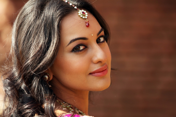 Screenshot №1 pro téma Sonakshi Sinha