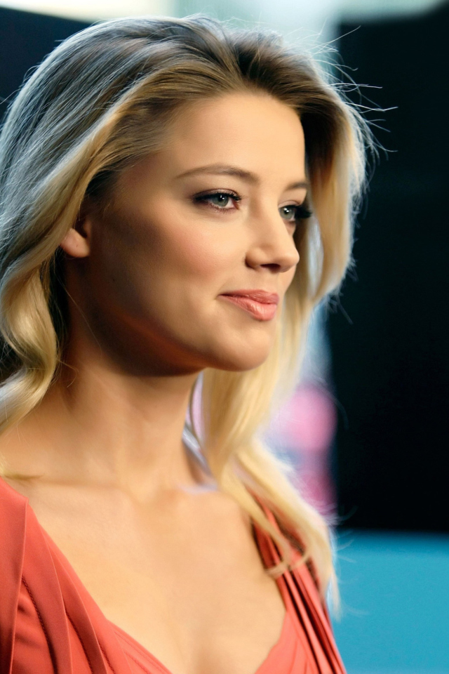 Amber Heard wallpaper 640x960