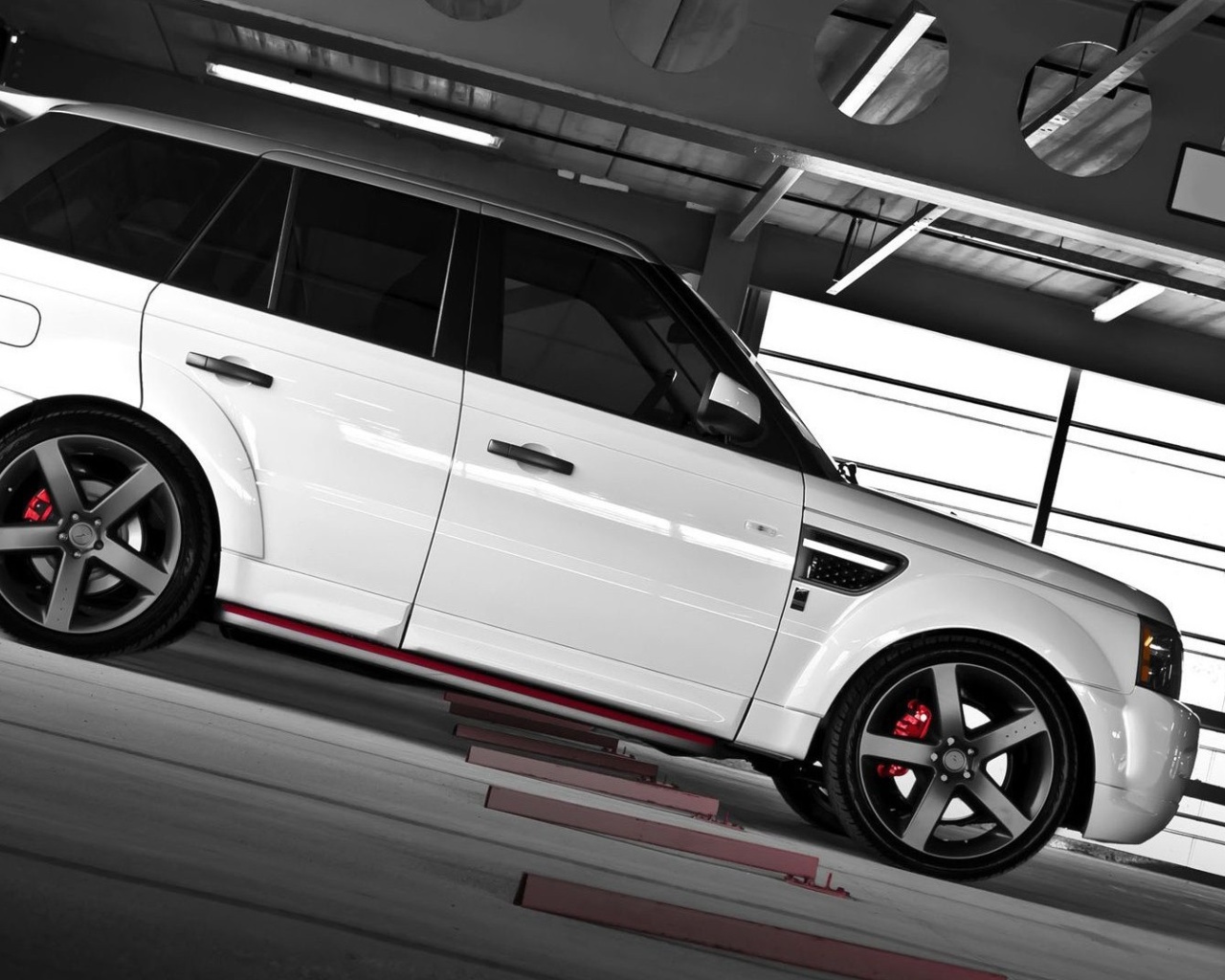 Обои Range Rover Sport 3.0TD V6 1280x1024