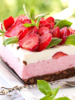 Sfondi Strawberry cheesecake 240x320