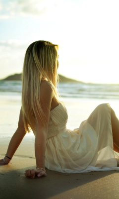 Blonde on Beach screenshot #1 240x400