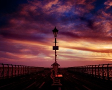 Sfondi Pier Into The Dawn 220x176