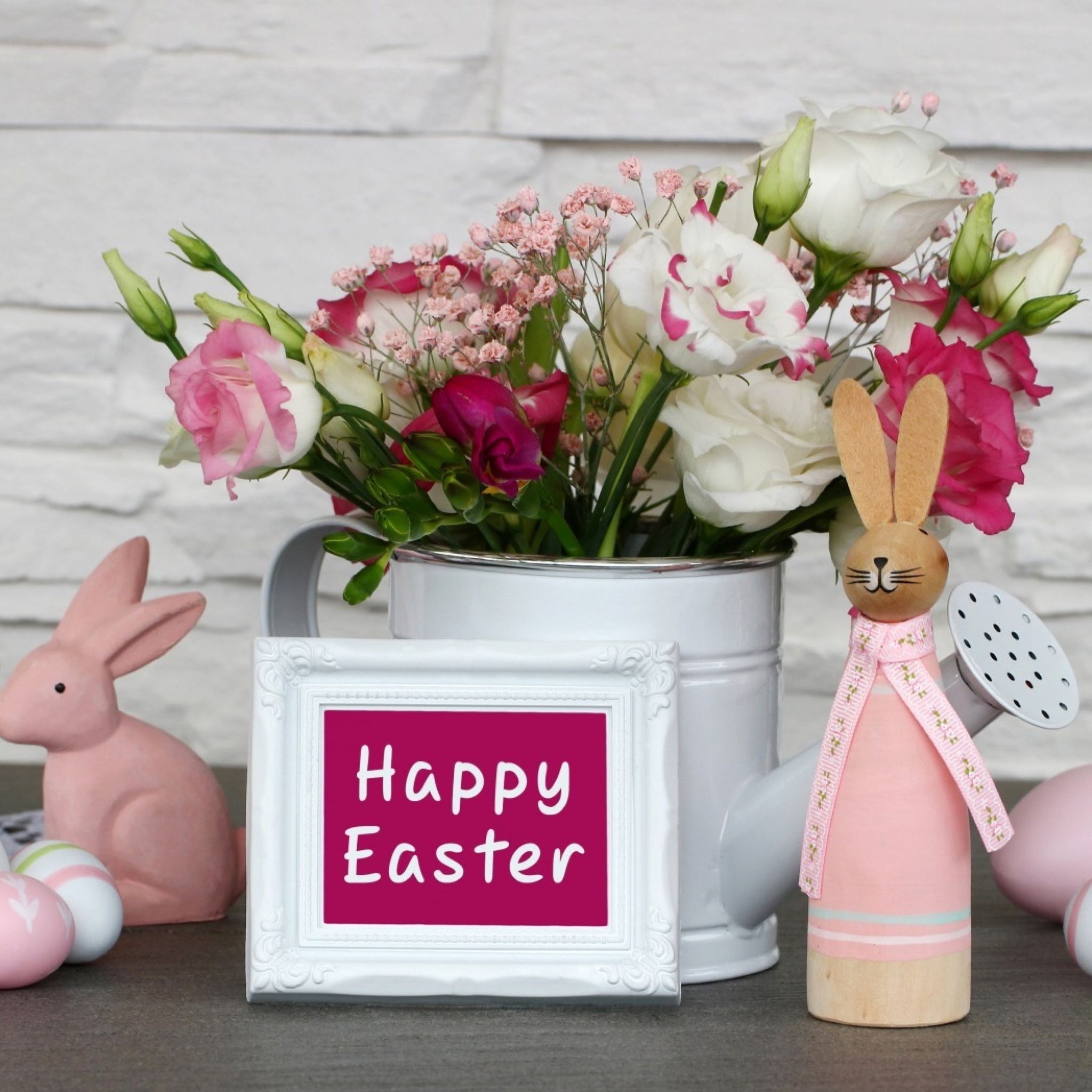Fondo de pantalla Happy Easter with Hare Figures 2048x2048