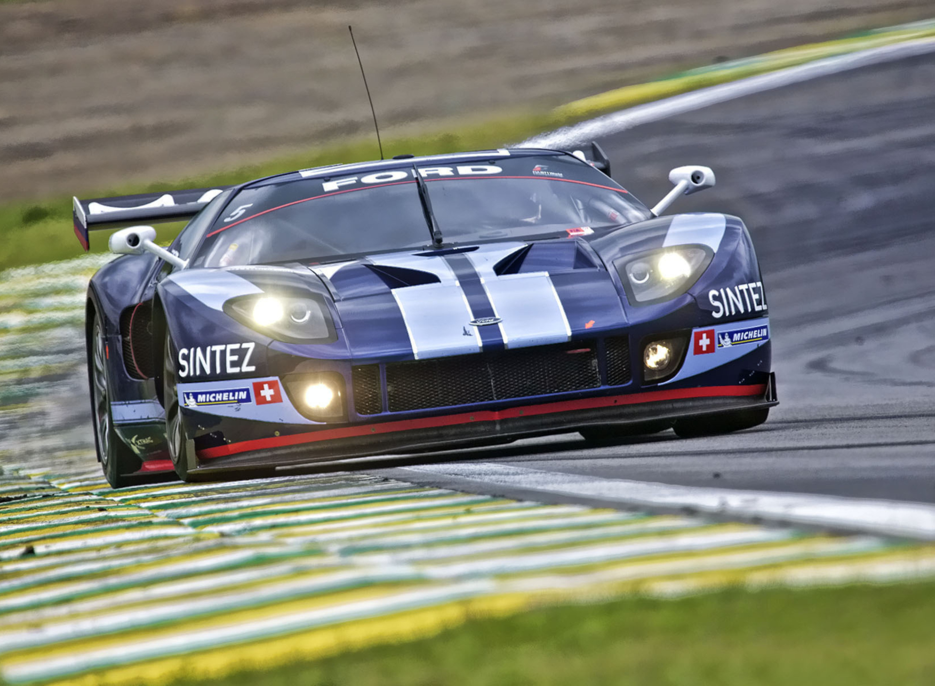 Обои Ford GT FIA GT1 1920x1408