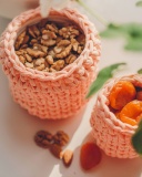 Sfondi Nuts and dried apricots 128x160