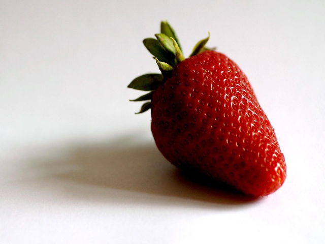 Strawberry wallpaper 640x480
