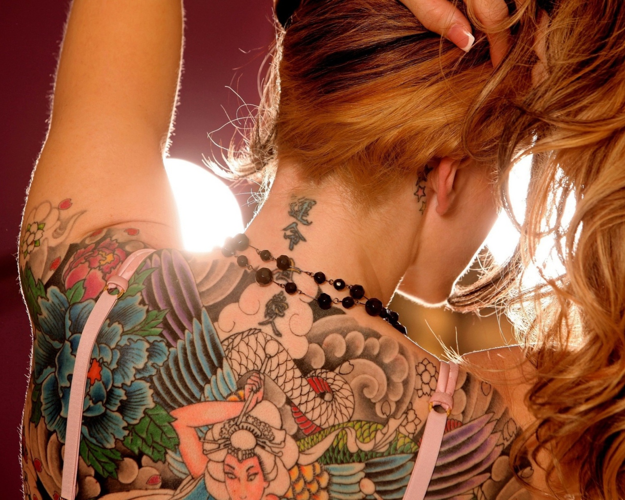 Fondo de pantalla Tattooed Girl's Back 1280x1024