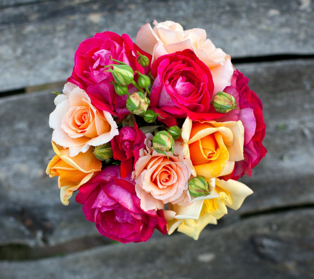Fondo de pantalla Amazing Roses Bouquet 1080x960