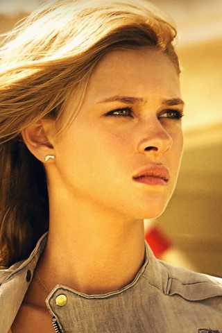 Screenshot №1 pro téma Nicola Peltz In Transformers 4 320x480