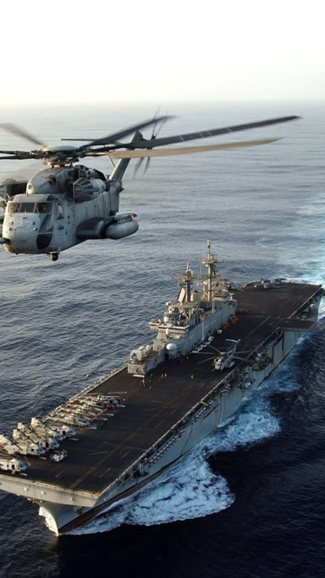 Screenshot №1 pro téma Warship - Gunship In Sea 640x1136