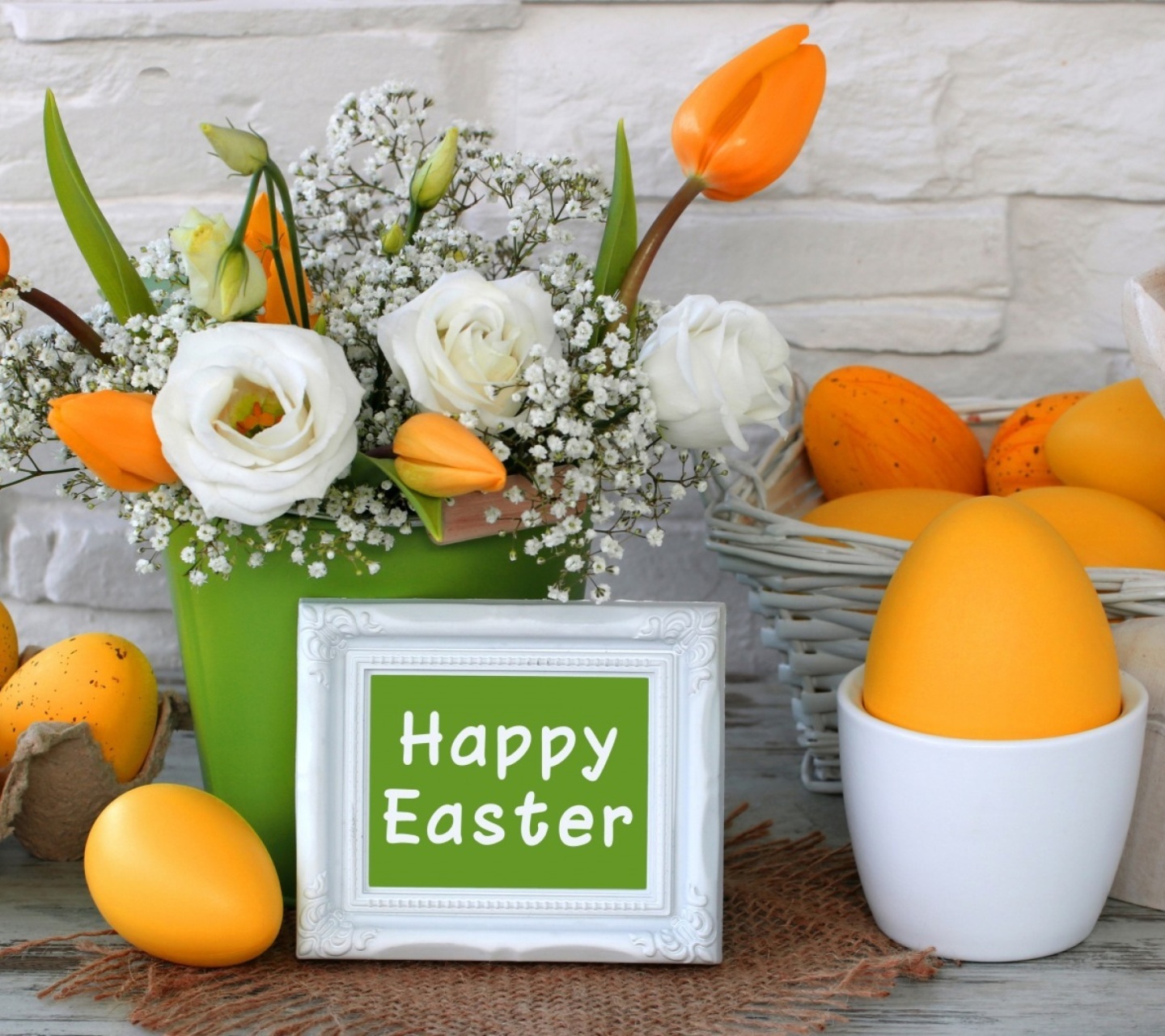 Screenshot №1 pro téma Easter decoration with yellow eggs and bunny 1440x1280