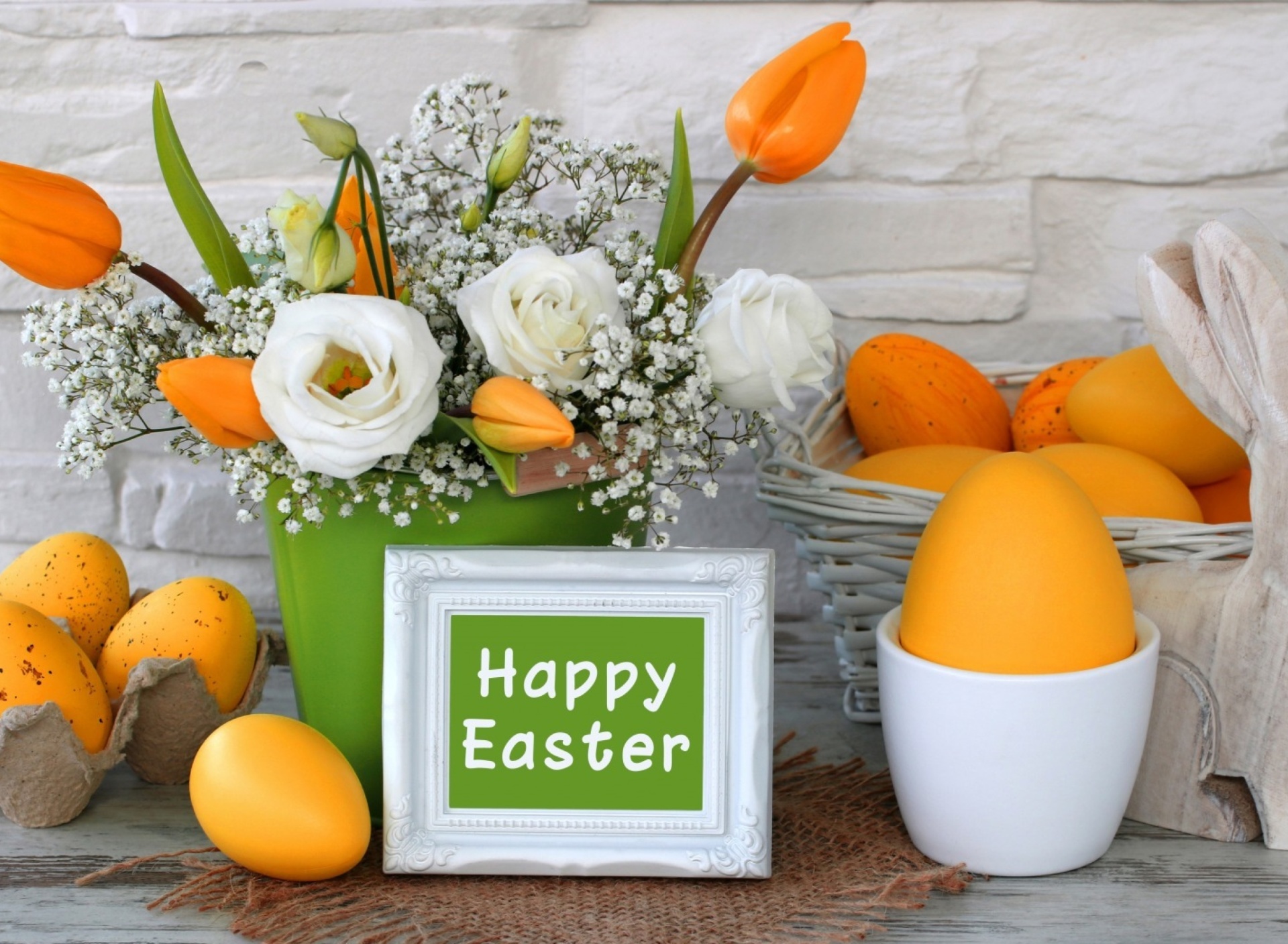 Fondo de pantalla Easter decoration with yellow eggs and bunny 1920x1408