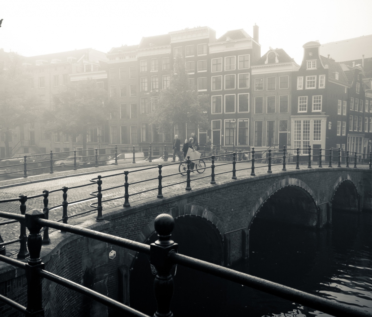 Sfondi Misty Amsterdam 1200x1024