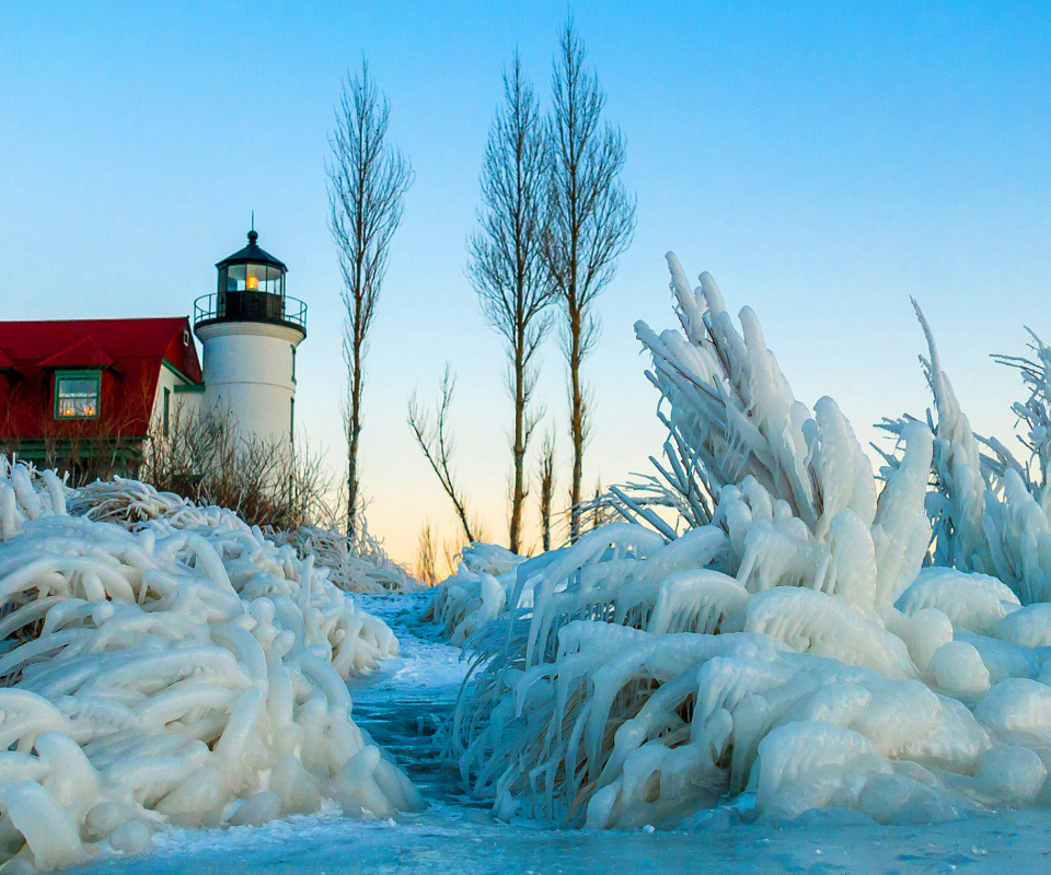 Sfondi Winter Frozen Lighthouses 960x800
